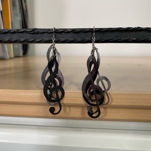 ⭐️ Treble Clef Earrings